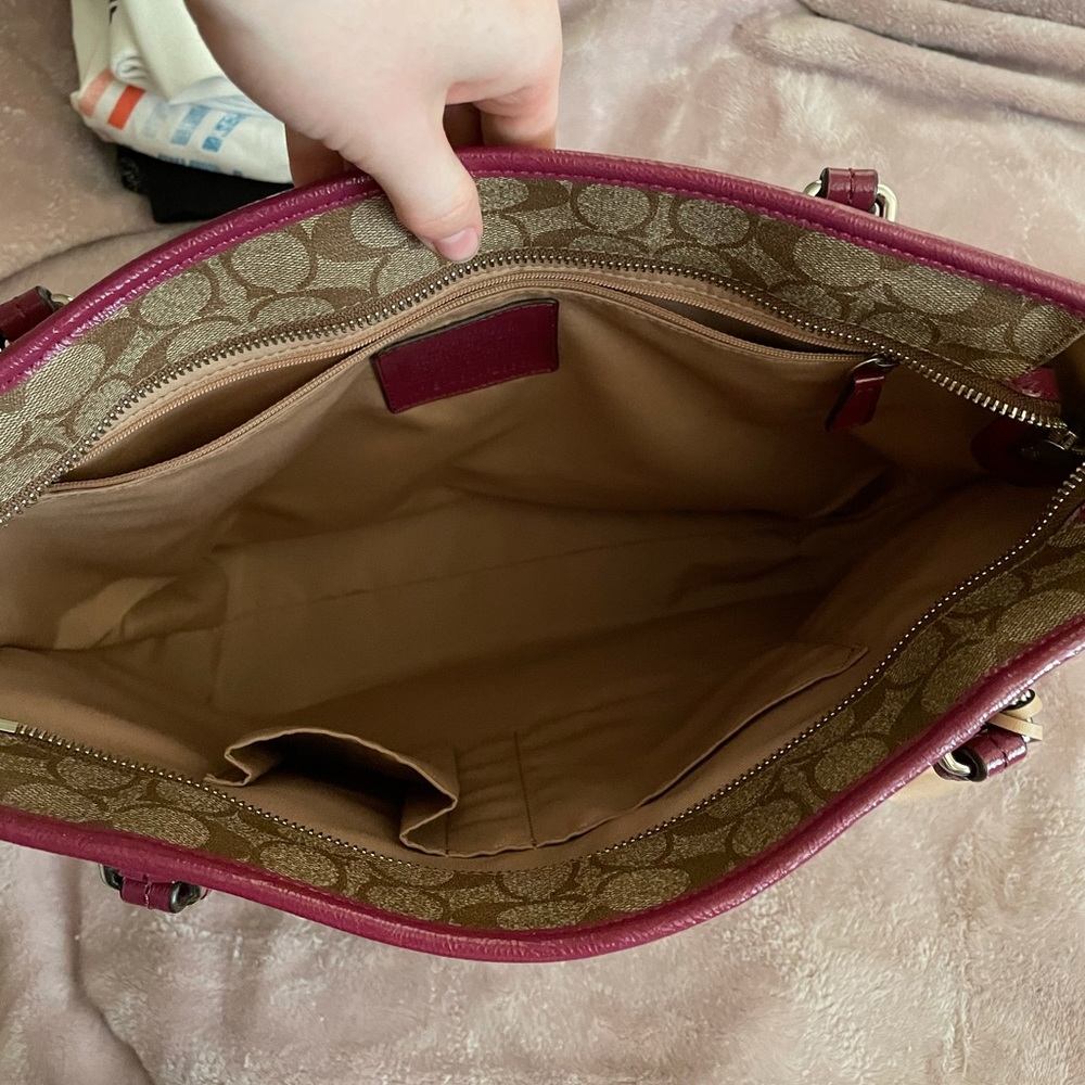 Coach purse - Picture 5 of 8